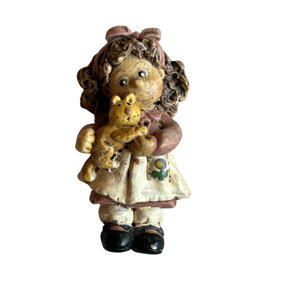 Little Girl Holding Kitty Cat Figurine Brooch Pin - Picture 2 of 5